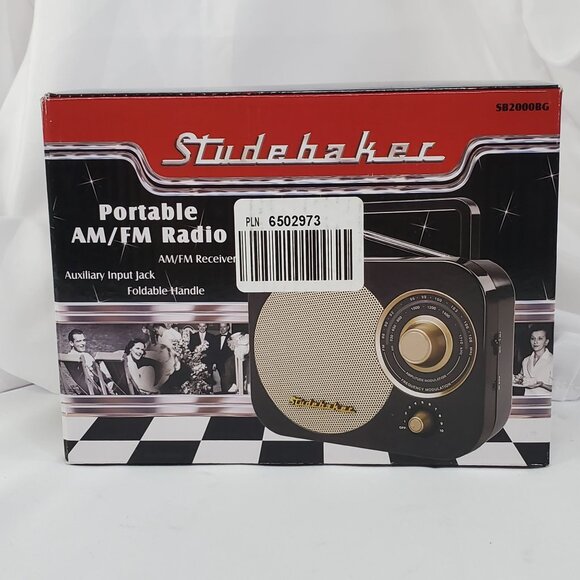 Studebaker Portable AM/FM Radio With Auxiliary Input Jack & Foldable Handle - Picture 1 of 8